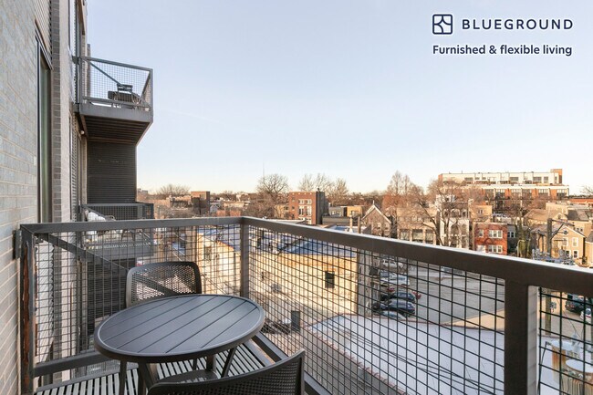 Foto del edificio - 1647 N Milwaukee Ave