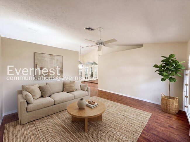 Foto del edificio - 5609 Rosewall Cir