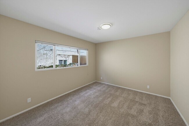 Foto del edificio - 7737 W Manchester Ave