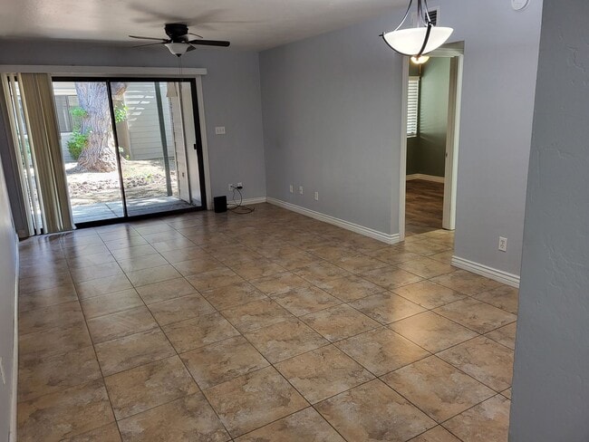 Building Photo - 2 Bed/2Bath Condo In University Heights! A...