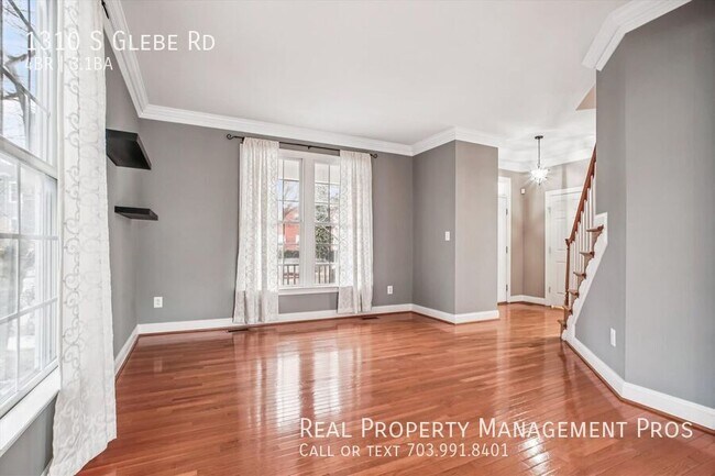 Photo - 1310 S Glebe Rd House