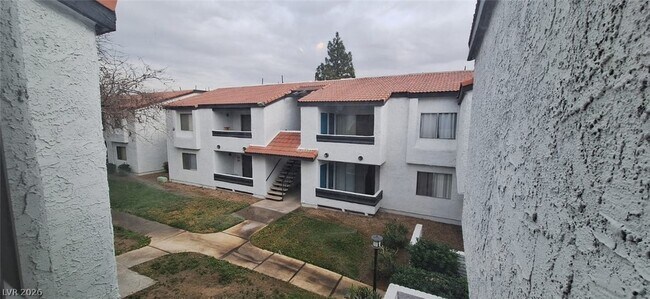 Foto del edificio - 1455 E Katie Ave