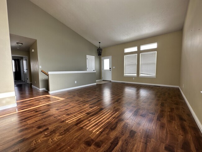 Foto del edificio - 113 Manilla Dr