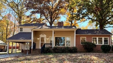 Building Photo - 109 Circle Dr