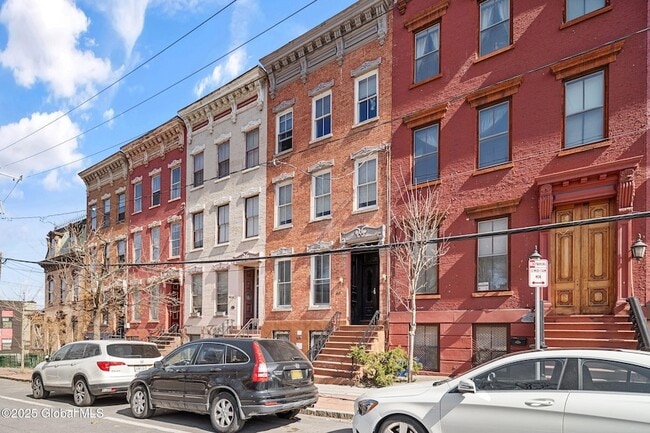 Building Photo - 97 Ten Broeck St
