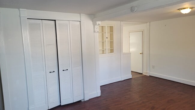 Unit 1 - Cupboard - Avondale and Crocker Street Apartments