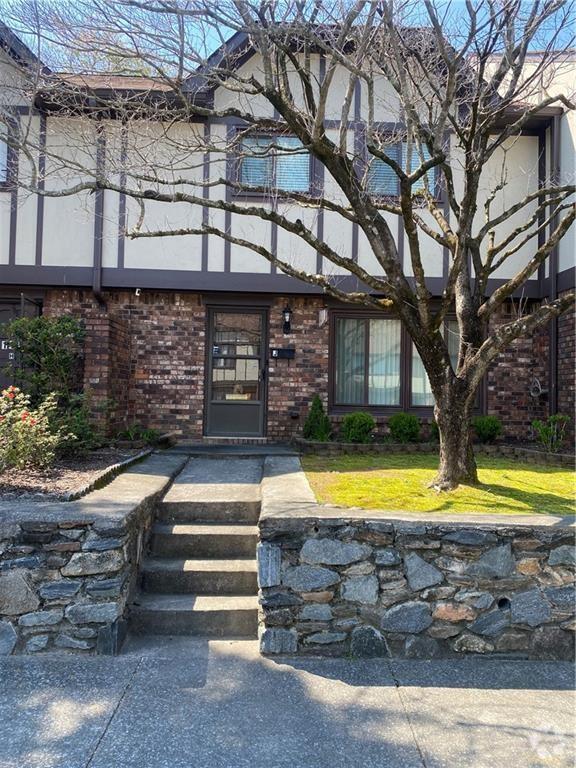 Building Photo - 1194 Ashborough Dr