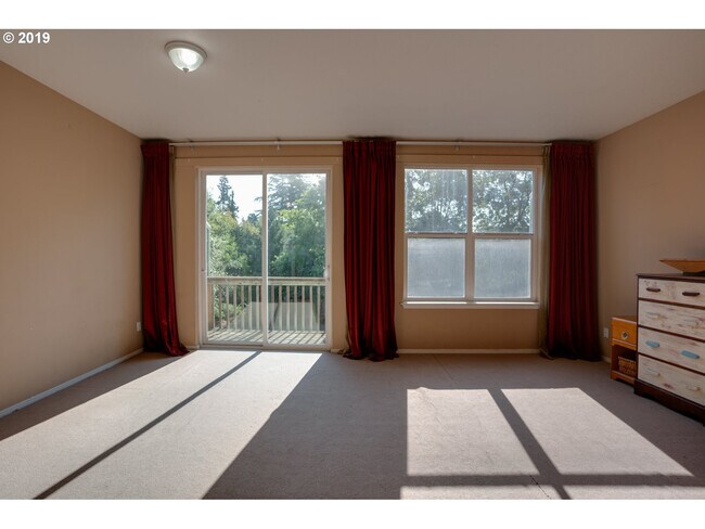 Foto del edificio - 13030 SW Caddy Place - Tri-Level Townhome