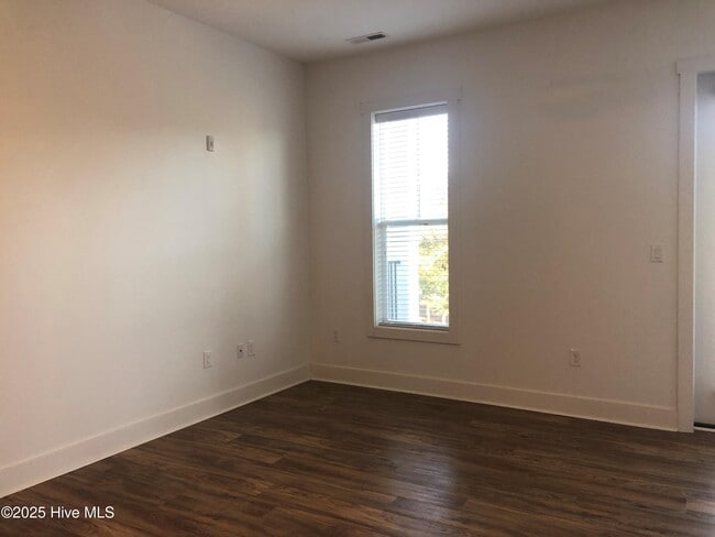Building Photo - 204 Arcadian Row