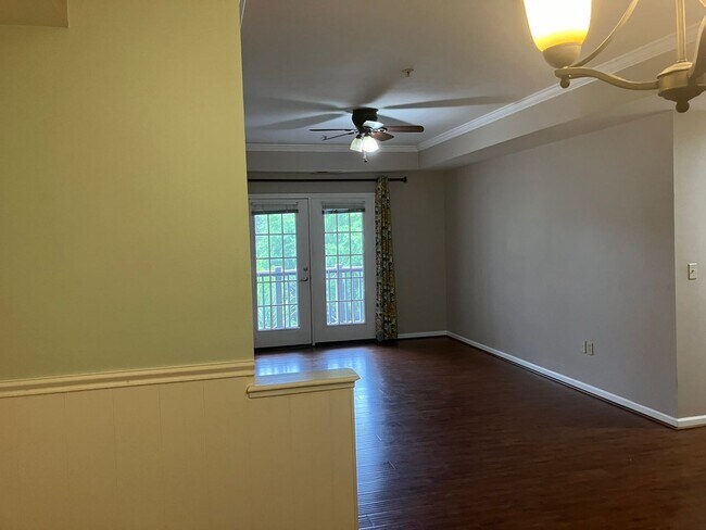 Building Photo - 3 BR / 3 BA @ Bridgepointe