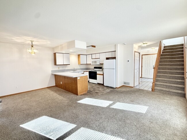 Building Photo - 1637 Westbridge Dr