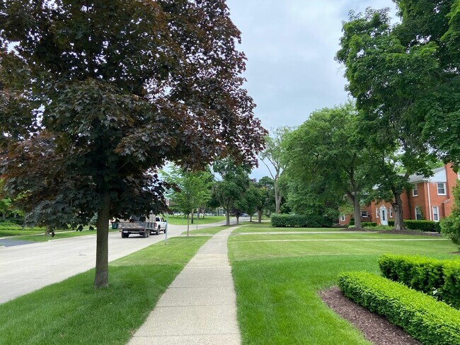 Foto del edificio - 787 Colonial Ct