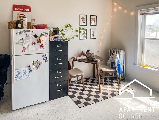 Photo - 1825 W Foster Ave (Chicago, IL) Apartment