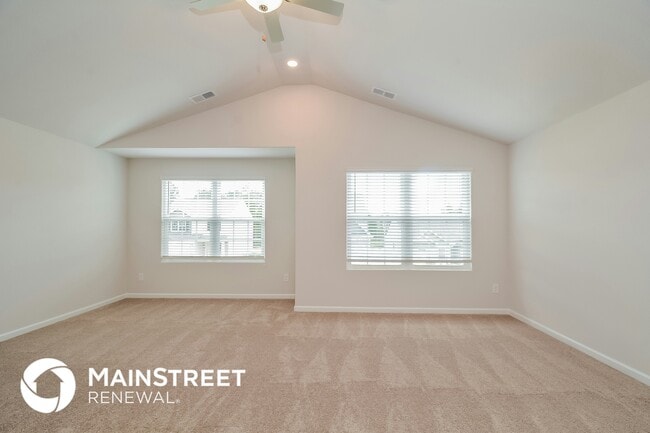 Building Photo - 348 Gourd St