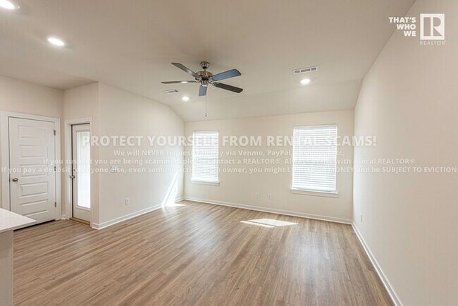 Foto del edificio - 3801 Pinecrest St