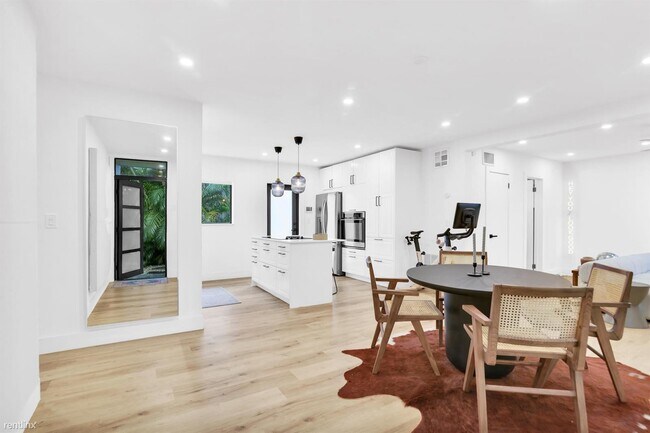 Foto del edificio - 2 br, 2 bath House - 489 Kingsbridge St