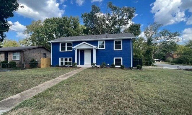 Building Photo - 3200 Panorama Drive