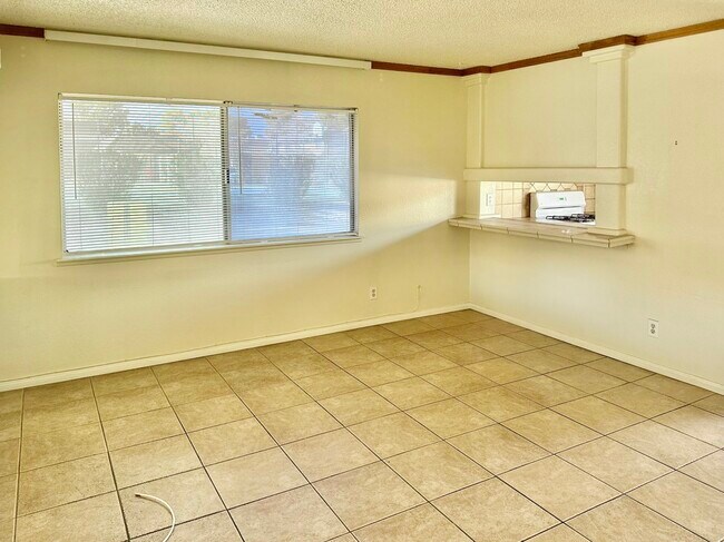 Foto del edificio - 6123 Meadow View Ln