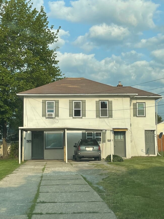 Building Photo - 231 Pritchard Ave