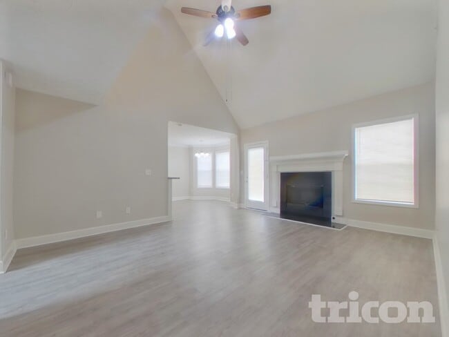 Building Photo - 25 Bermuda Cir