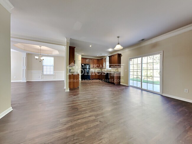 Building Photo - 2015 Isabela Ct