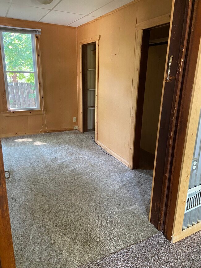 Building Photo - 1002 S Washington Ave