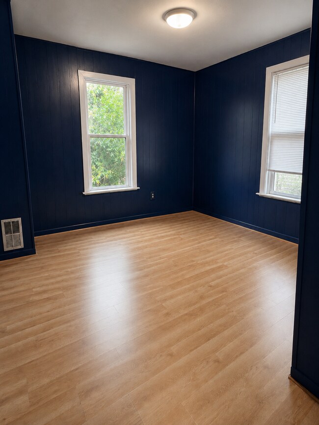 Foto del edificio - Town House: 2 bedroom & 1 bathroom