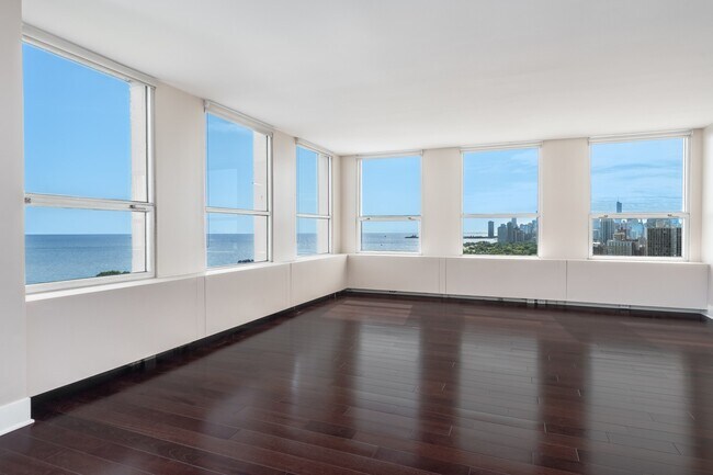Foto del edificio - 2626 N Lakeview Ave