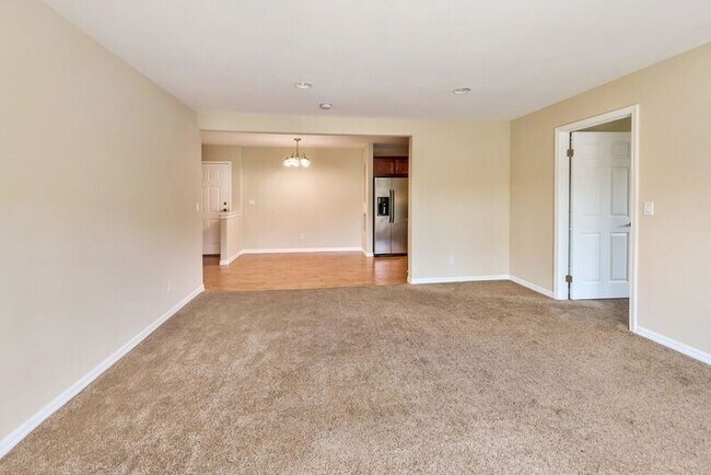 Building Photo - 5055 Collwood Blvd