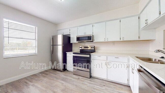 Building Photo - 5305 N Boulevard