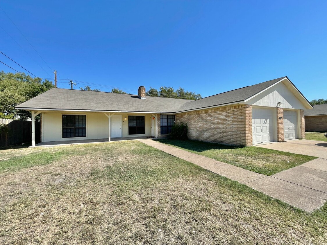 Primary Photo - 3010 Trenton Dr