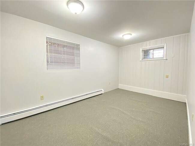 Building Photo - 266 N Rte 303