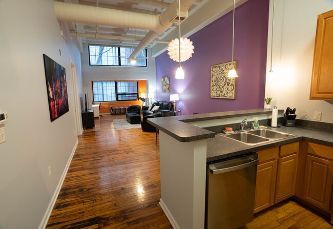 Foto del edificio - 624 E Walnut St