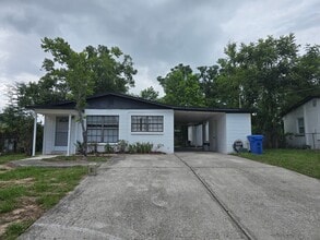 Building Photo - 7018 Baywood Dr