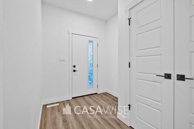 Photo du bâtiment - 17314-1736a 6a St NE