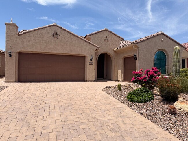 Foto del edificio - 2 Bed 2 Bath + Den Long-Term Rental in Anthem at Merrill Ranch!