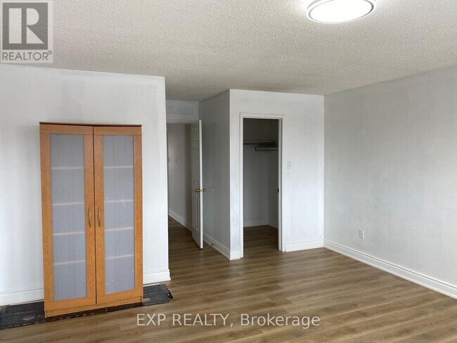 Photo du bâtiment - 40 Yellow Brick Rd