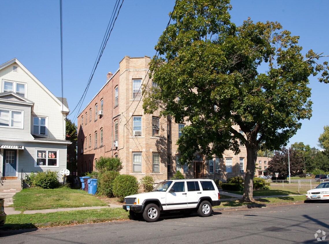 131 Maple St, New Britain, CT 06051 Apartments in New Britain, CT