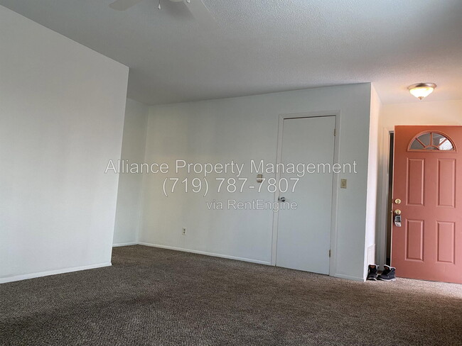 Building Photo - 917 E Uintah St