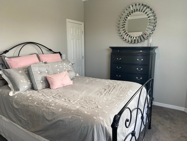 Foto del edificio - 823 SE Villandry Way