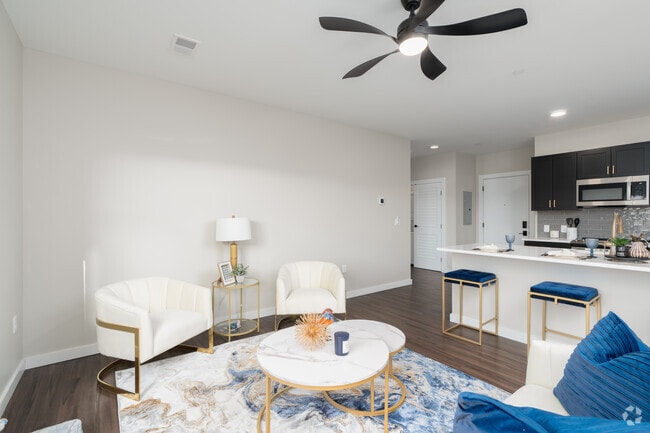 1BR, 1BA - 716SF - Living Room - Station on Main St