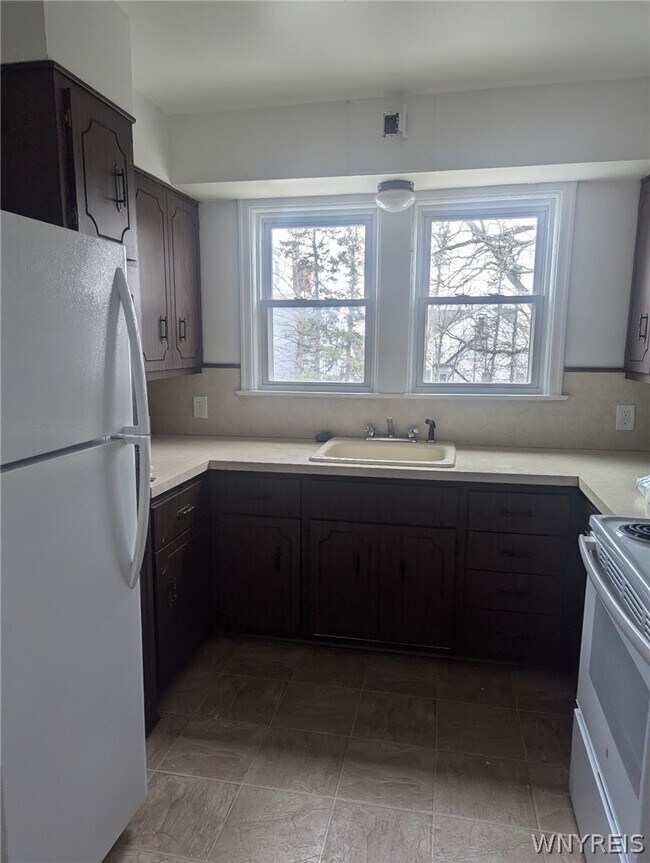 Foto del edificio - 153 Park Dr