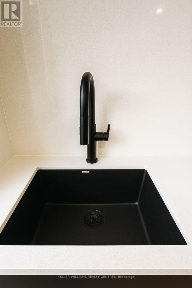 Building Photo - 2034 Danforth Ave