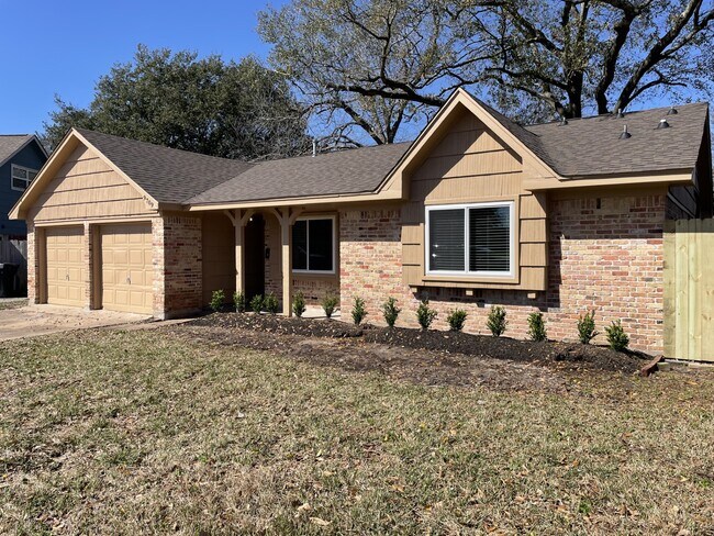 Building Photo - 9707 Southport Dr