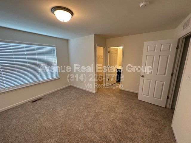 Building Photo - 5571 Walden Ridge Dr