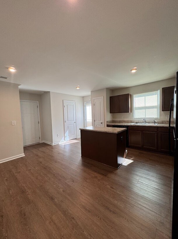 Foto del edificio - Charming 3-Bed, 2.5-Bath Home in Woodruff ...
