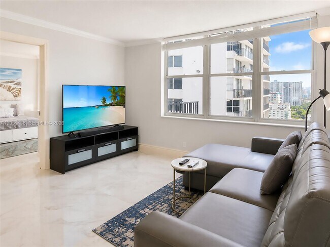 Building Photo - 2201 S Ocean Dr