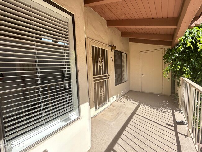 Foto del edificio - 1017 E Maryland Ave