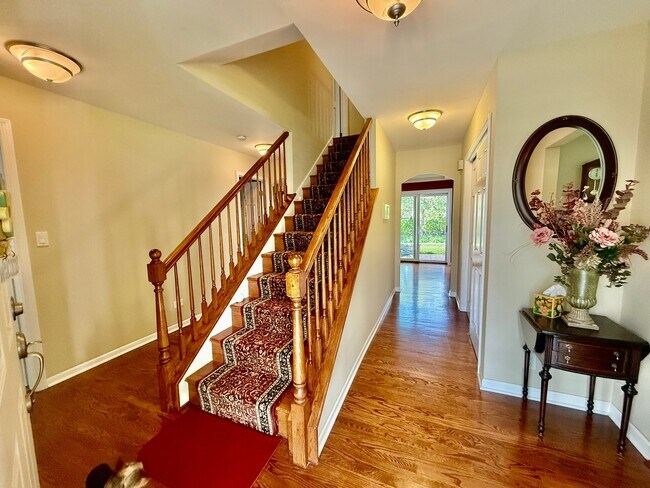 Foto del edificio - 902 Stratford Ln