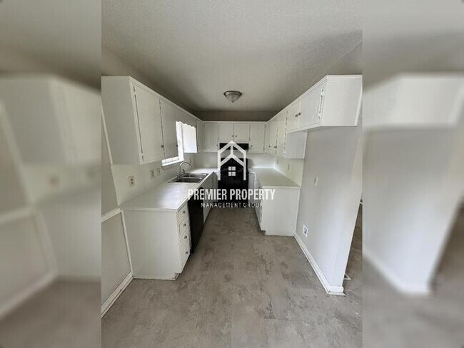 Building Photo - 328 Willow Glen Court - Available Now!